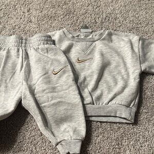 Nike Kids Gray and Gold Sweatpants & Sweatshirt Set